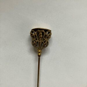 Elegant Gold Ornate Stick Pin